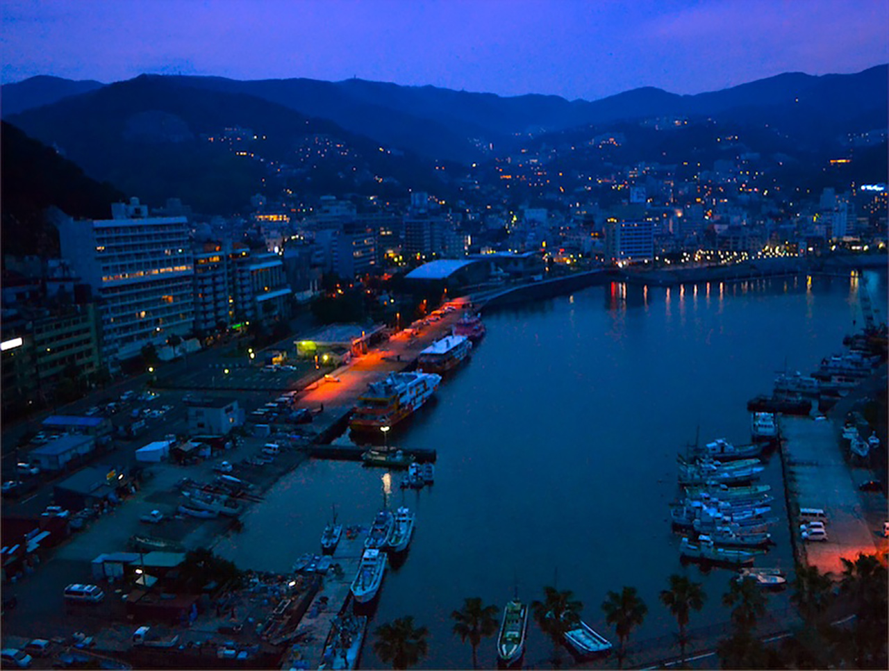 Atami onsen pacific ocean