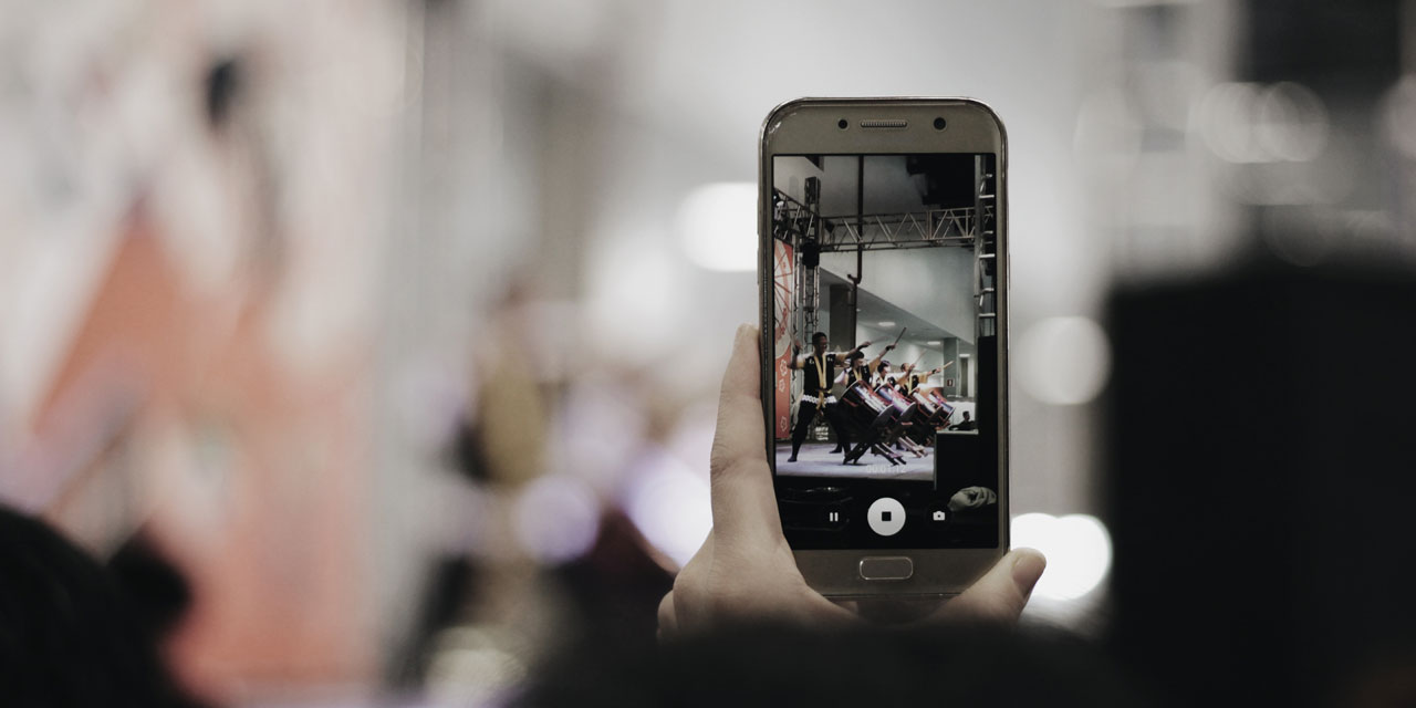 smartphone recording a taiko performance